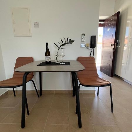Papho'S Mare Apts 파포스 외부 사진